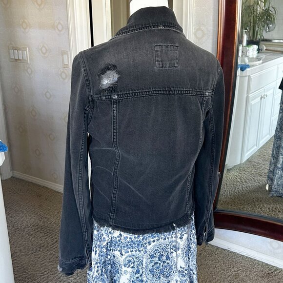 ABERCROMBIE & FITCH Super Distressed Black Jean Jacket with Raw Edge Size Small - Picture 3 of 6